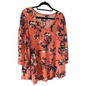 Like new EVRI 2X floral blouse